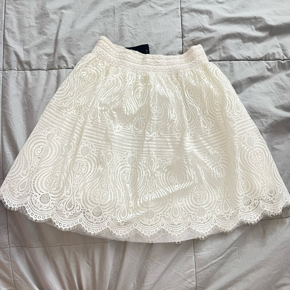 Bebe lace skirt